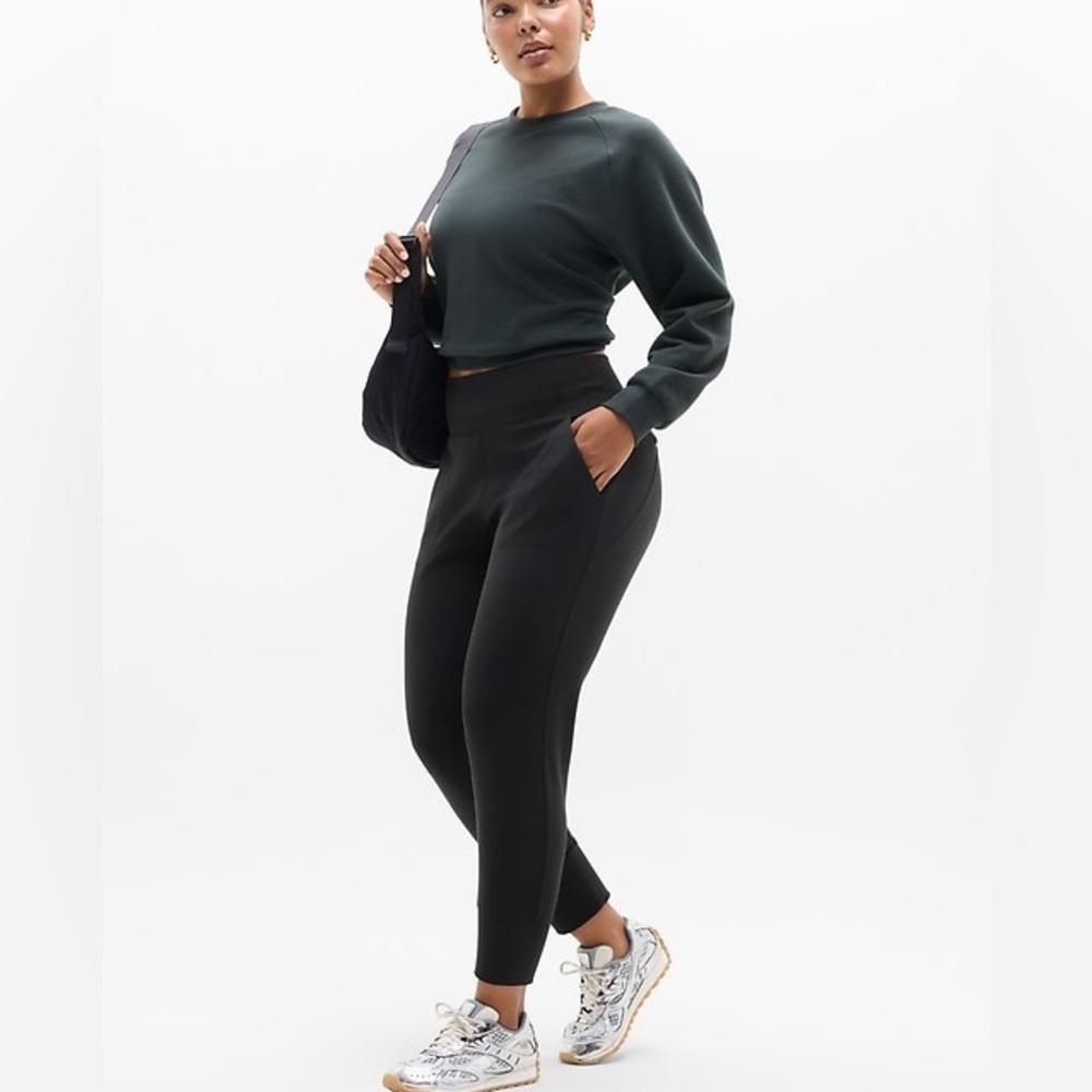 Athleta Black Venice Jogger Size XL